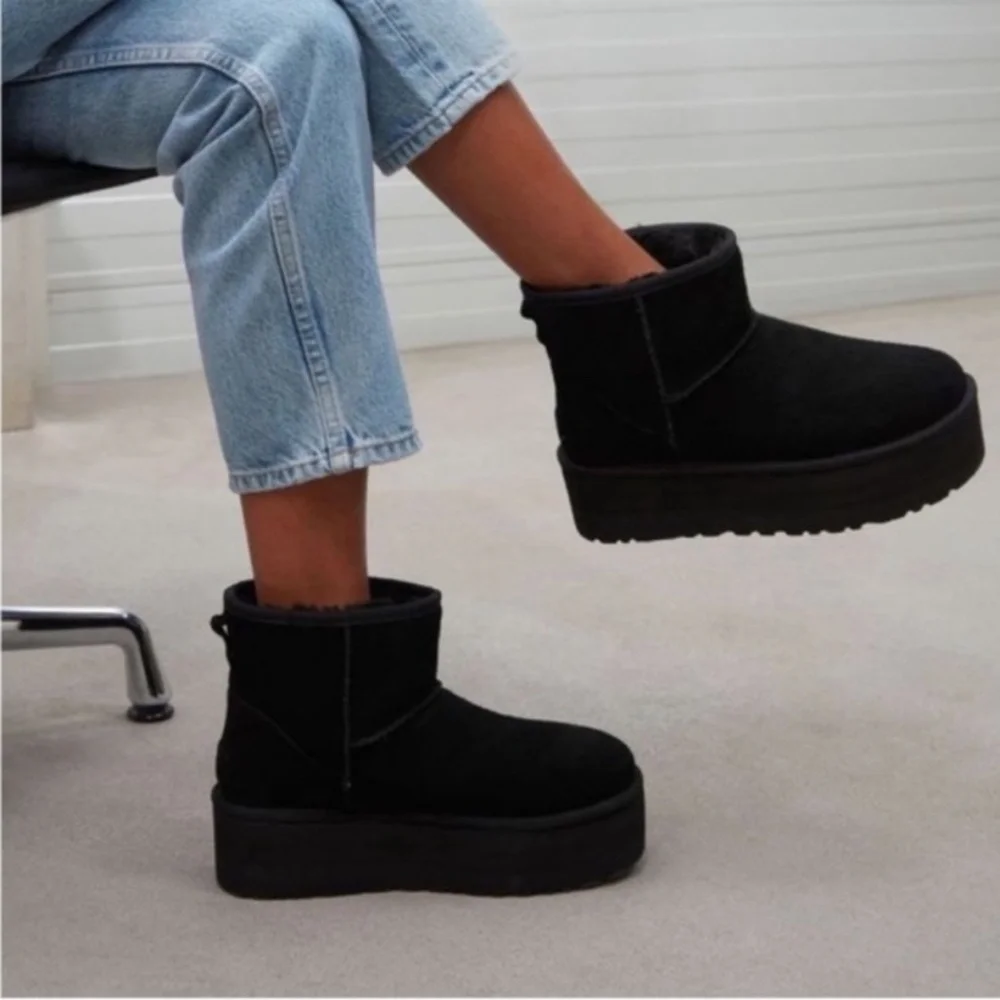 UGG Classic Mini Platform Boots In Black